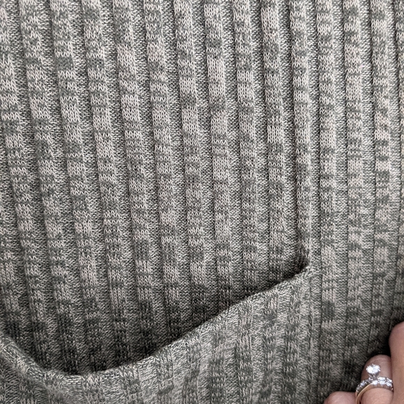 NEW! Sarah sweater, LulaRoe - Picture 2 of 4